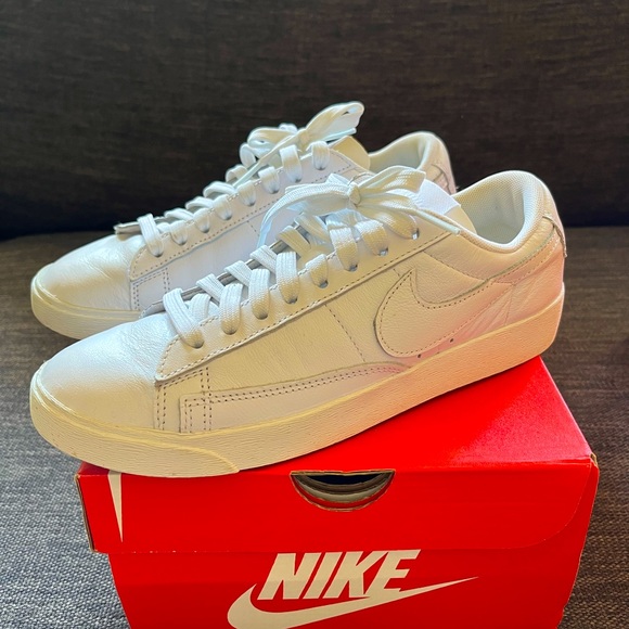 Women's Blazer Low '77 - Picture 3 of 8